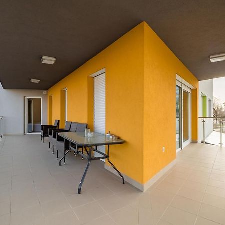 Admiral Luxury VI Apartman By Bltn Шиофок Экстерьер фото